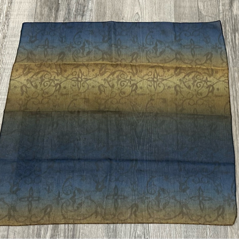 Patterned Handkerchief - Picture 2 of 3